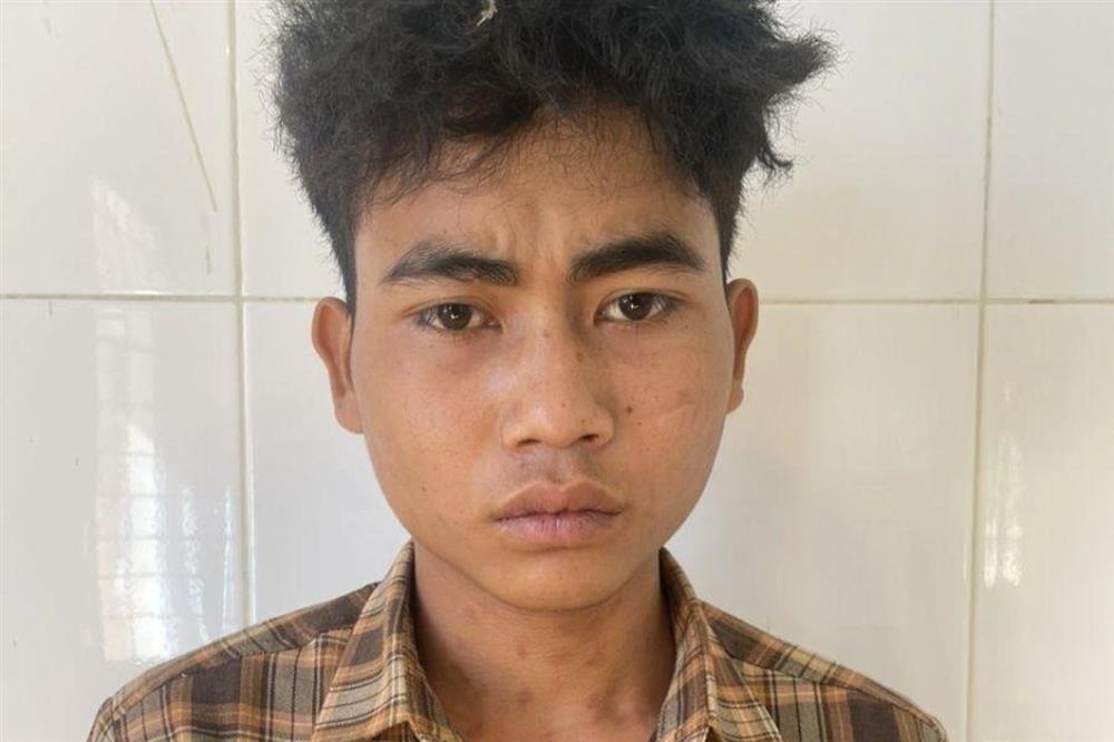 Nam thiếu niên chém bố dượng tử vong vì mâu thuẫn-1