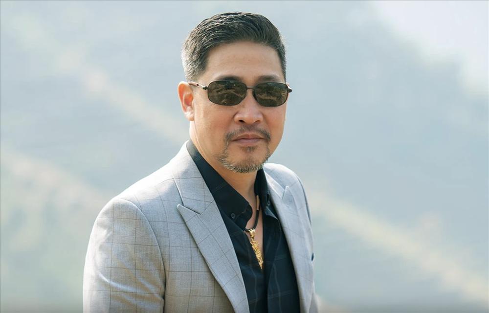 Vẻ bụi bặm từ trên phim ra đời thực của Hồ Phong - kiến trúc sư khó tính trong Chúng Ta Của 8 Năm Sau-2