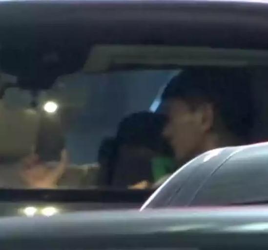 Giữa lúc dính tin đồn ly hôn, Ngô Kỳ Long và Lưu Thi Thi xuất hiện bên nhau, cùng đưa con trai đi chơi-2