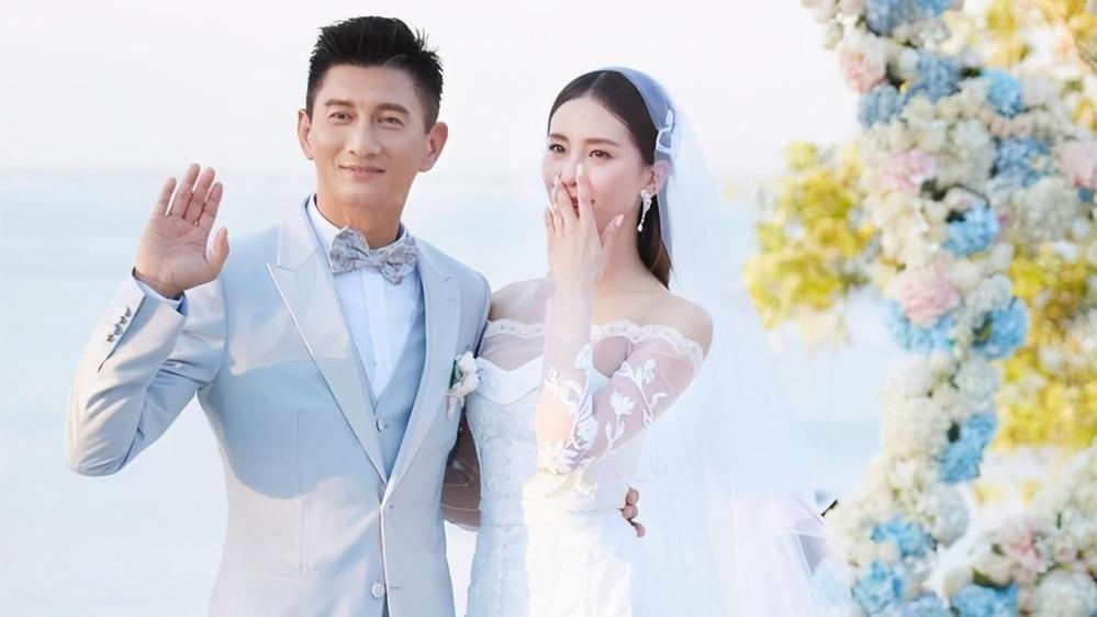 Giữa lúc dính tin đồn ly hôn, Ngô Kỳ Long và Lưu Thi Thi xuất hiện bên nhau, cùng đưa con trai đi chơi-4