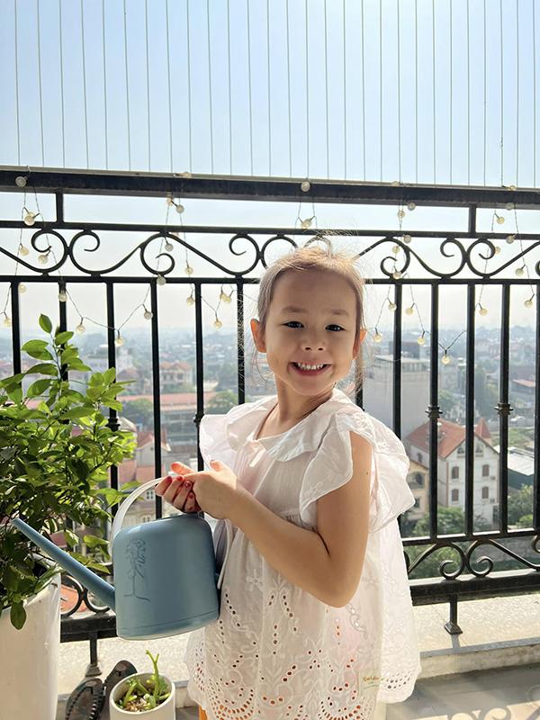 Con gái lai Tây đáng yêu của Lan Phương: Mới 5 tuổi đã được khán giả dự đoán là mỹ nhân tương lai-8