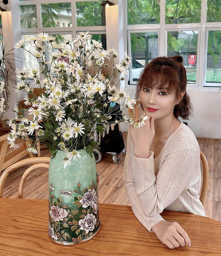 Thanh Hương xuất hiện khác lạ với kiểu tóc xoăn hippie sau khi trắng tay VTV Awards 2023-3