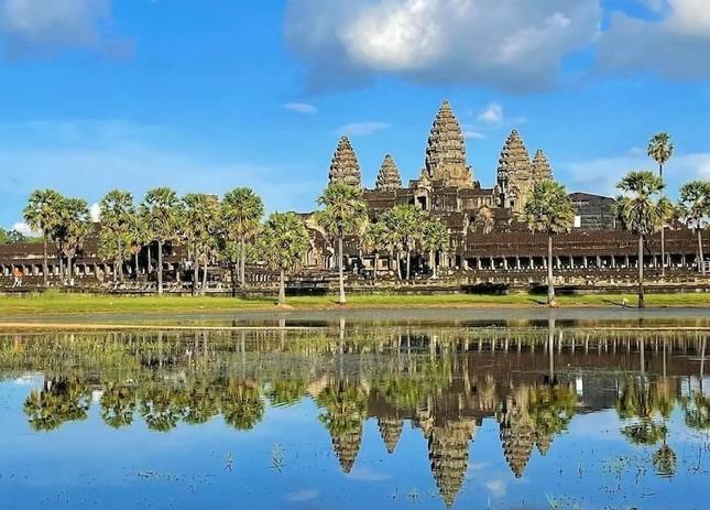 Xử phạt TikToker quay clip ở Angkor Wat nhưng ghép hình vua, cờ Thái Lan-1