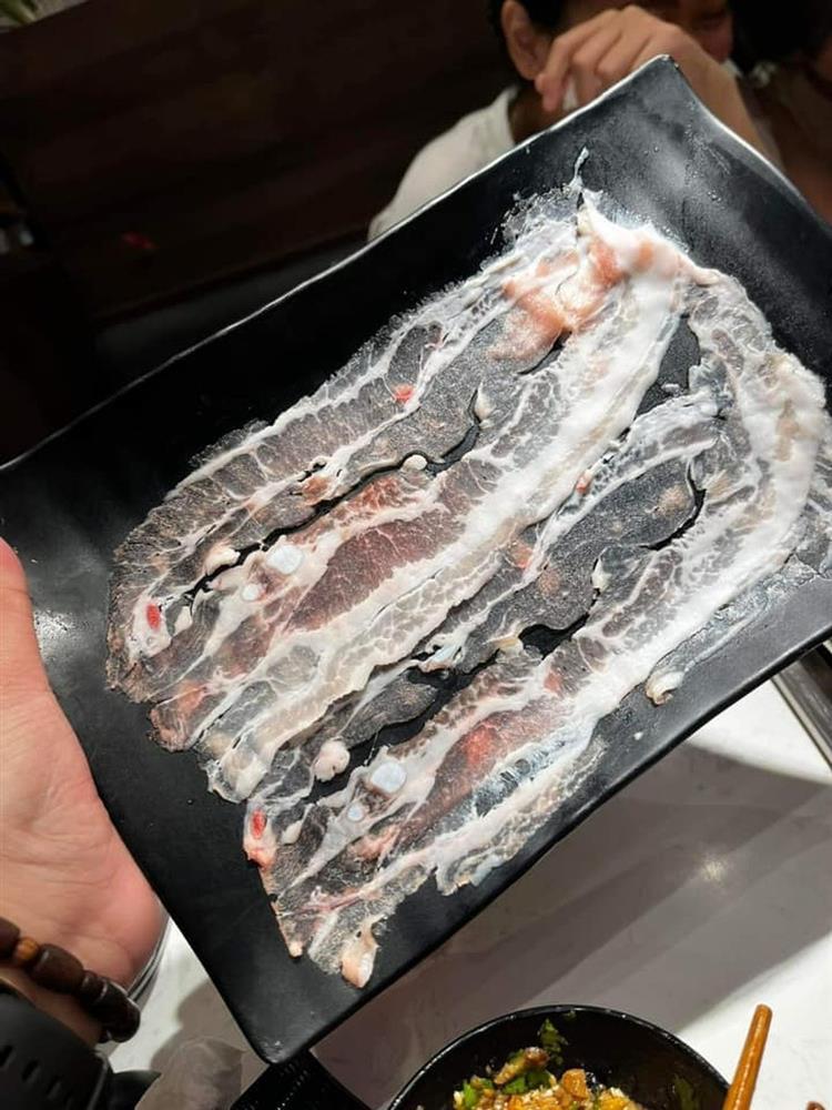 Tranh cãi đĩa thịt ở quán lẩu Hà Nội mỏng dính xuyên thấu-2