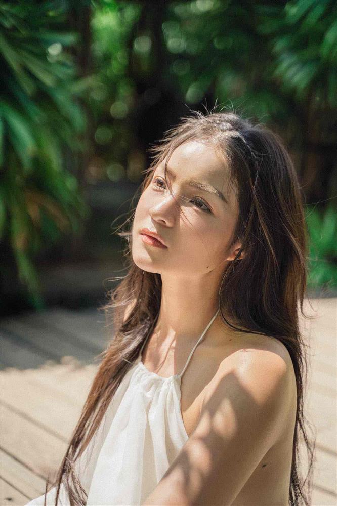 Hotgirl phố cổ nổi tiếng vì nét đẹp phồn thực, tuổi 34 mặc đồ tập vẫn gây xôn xao-6