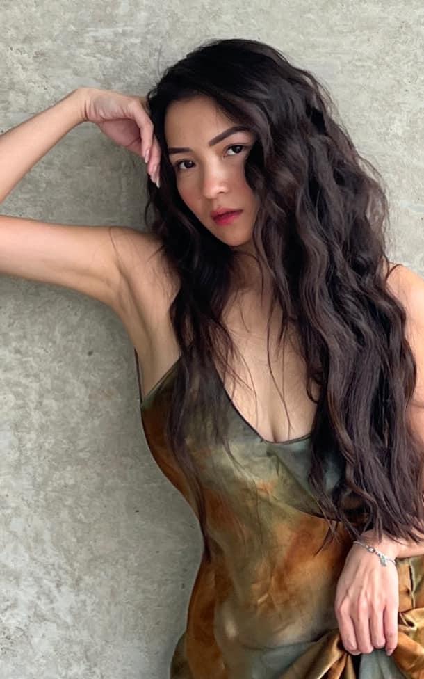 Hotgirl phố cổ nổi tiếng vì nét đẹp phồn thực, tuổi 34 mặc đồ tập vẫn gây xôn xao-8