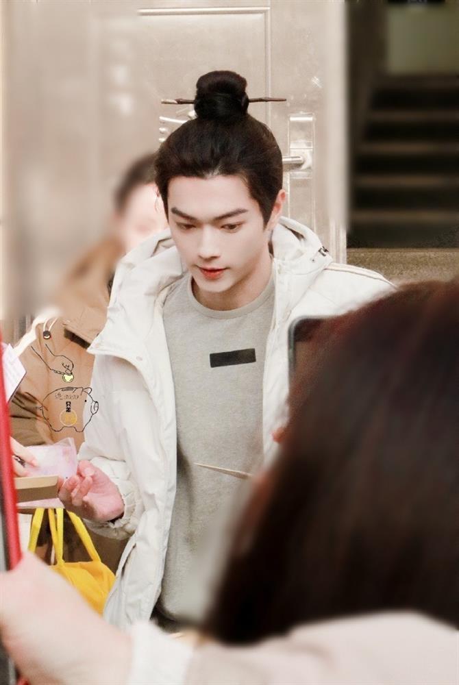 Búp bê cổ trang Điền Hi Vi đẹp xuất sắc đốn tim khán giả trong ngày khai máy-4