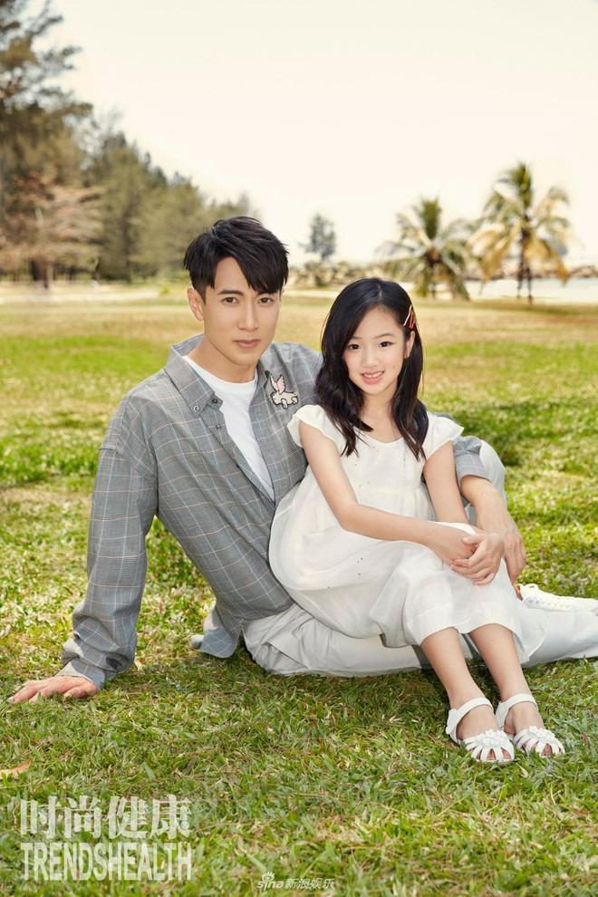 2 nhóc tỳ nổi tiếng Cbiz ngày càng trổ mã, mới 13 tuổi đã cao hơn 1m7-4