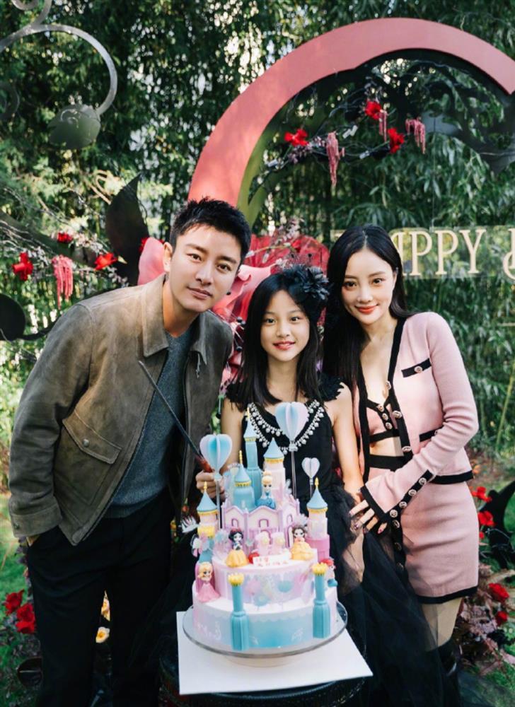 2 nhóc tỳ nổi tiếng Cbiz ngày càng trổ mã, mới 13 tuổi đã cao hơn 1m7-6