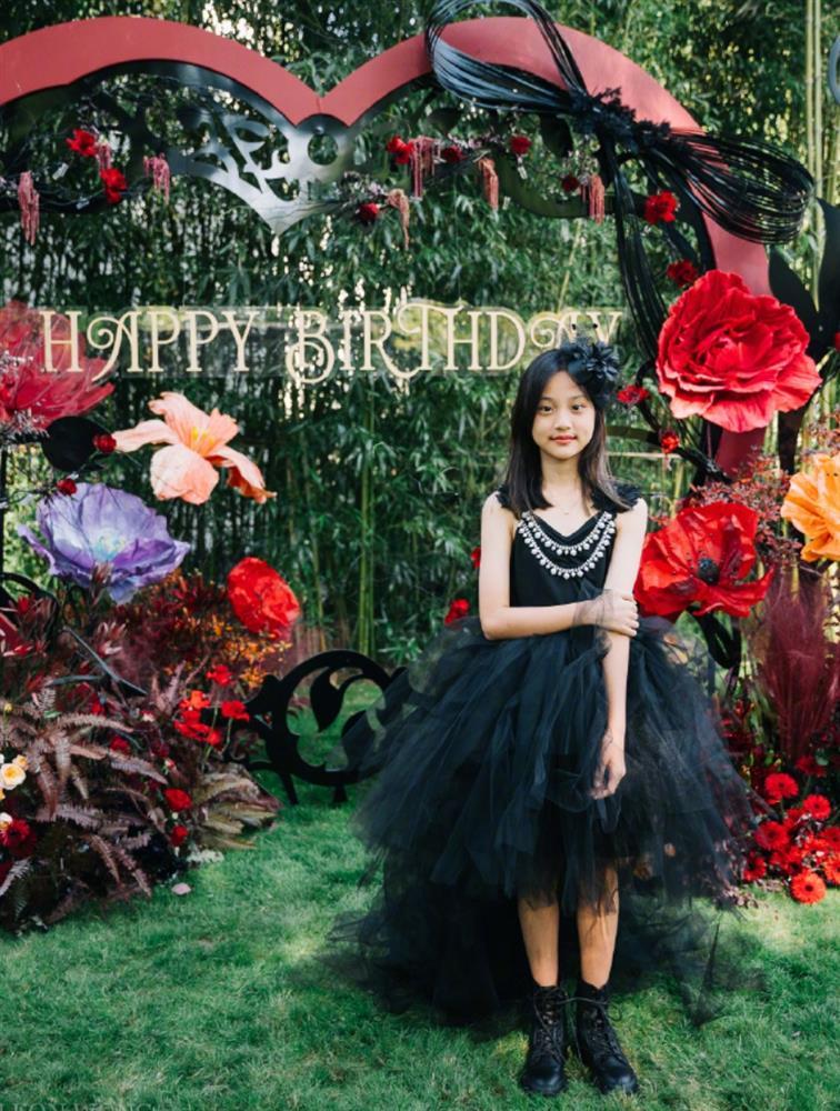 2 nhóc tỳ nổi tiếng Cbiz ngày càng trổ mã, mới 13 tuổi đã cao hơn 1m7-7