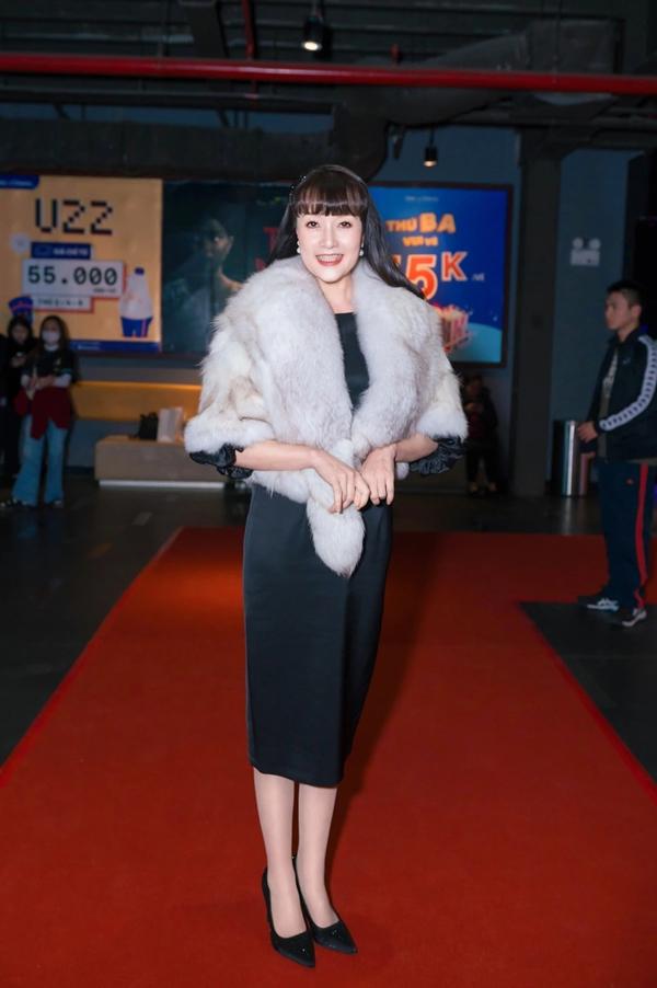 Vân Dung tuổi 48: Tự hào thương hiệu xấu mà duyên, ngoài đời trẻ trung-8