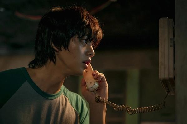 Song Kang: Đẹp không góc chết và thành tích khủng sau 7 năm vào nghề-3