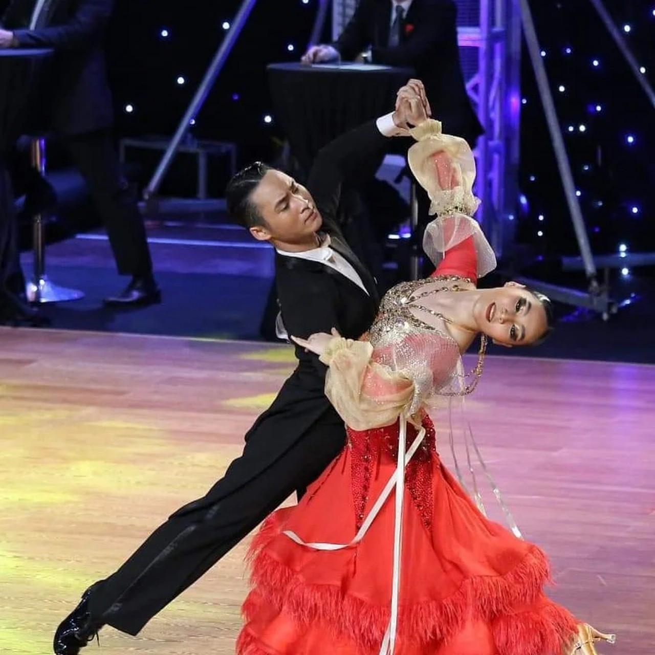 Anh em song sinh 17 tuổi cùng thành kiện tướng dancesport-2