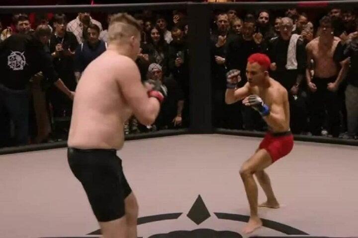 Sự thật võ sĩ tí hon thắng đối thủ to lớn gấp đôi từng gây sốt mạng xã hội-1