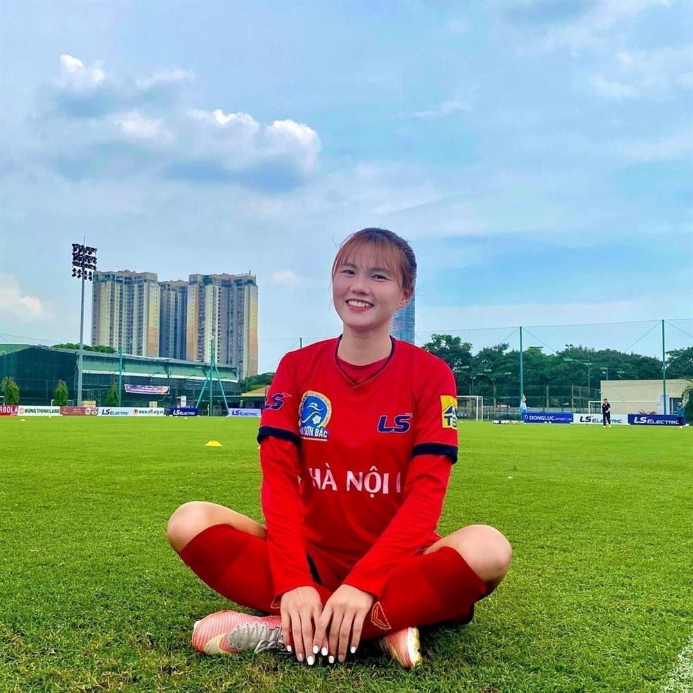 5 cầu thủ xinh như hot girl, thu hút trên sân cỏ lẫn đời thường-7