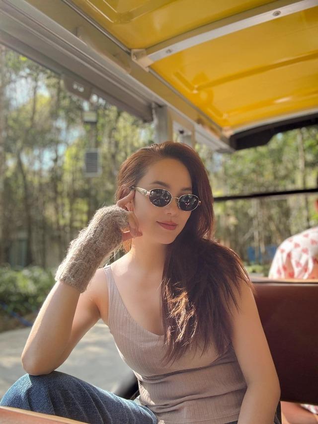 Mẹ bỉm Minh Hằng khoe dáng quyến rũ-1