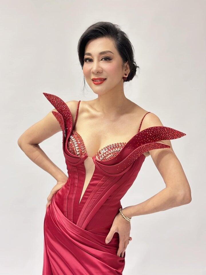 MC Kỳ Duyên ở tuổi U60: Chưa bao giờ độc thân, hé lộ về thân thế bạn trai bí mật-3