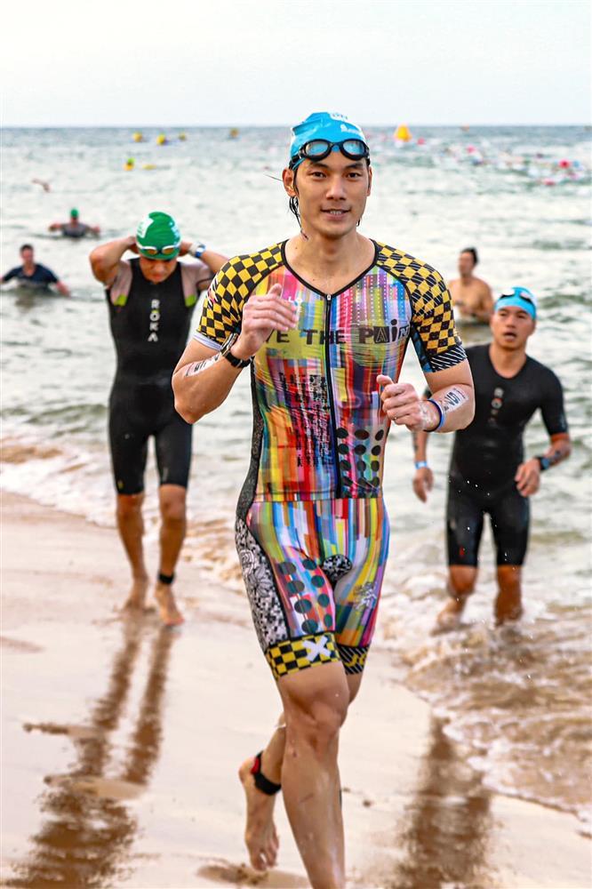 Rũ bỏ vẻ soái ca, hé lộ hình ảnh hiếm gặp của Nhan Phúc Vinh - nam diễn viên ấn tượng 2023-11