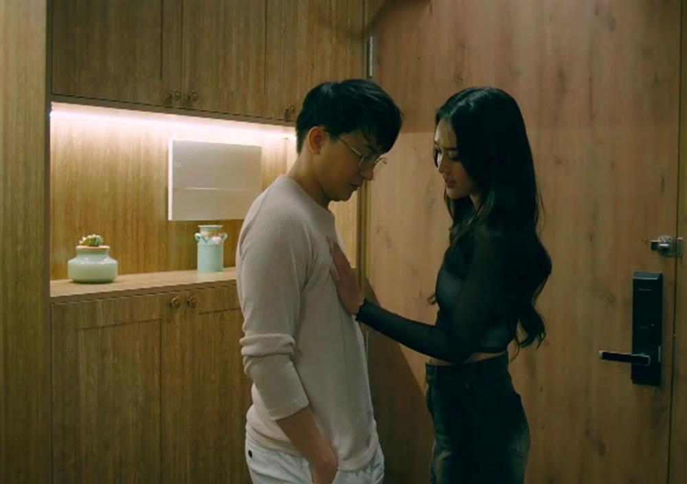 Nhân vật của B Trần trong ‘Chúng Ta Của 8 Năm Sau’ gây phẫn nộ-1