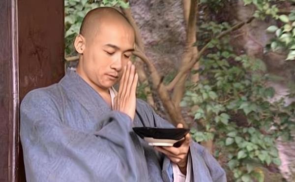 Hư Trúc của Thiên Long Bát Bộ đi giao hàng-6