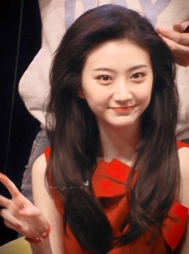 Loạt ảnh cũ bị đào lại, nhan sắc thật của ‘đệ nhất mỹ nữ Bắc Kinh’ Cảnh Điềm gây sốt MXH-5