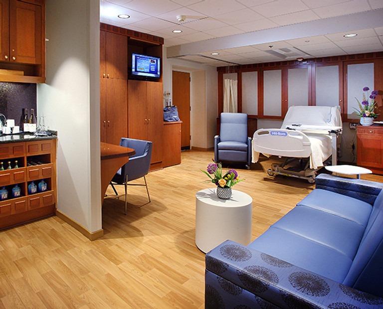 Phòng bệnh viện tiện nghi như khách sạn 5 sao, giá 150 triệu đồng một ngày-5