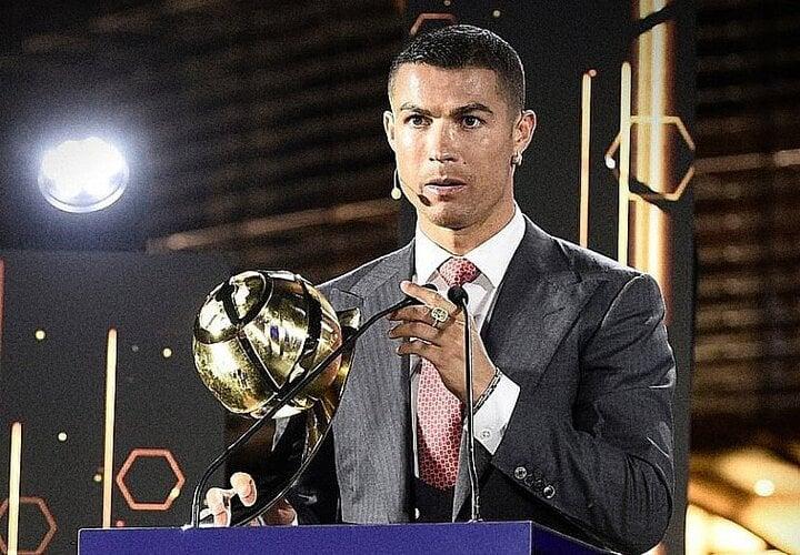 Ronaldo nhận vinh dự chưa từng có trong lịch sử-1