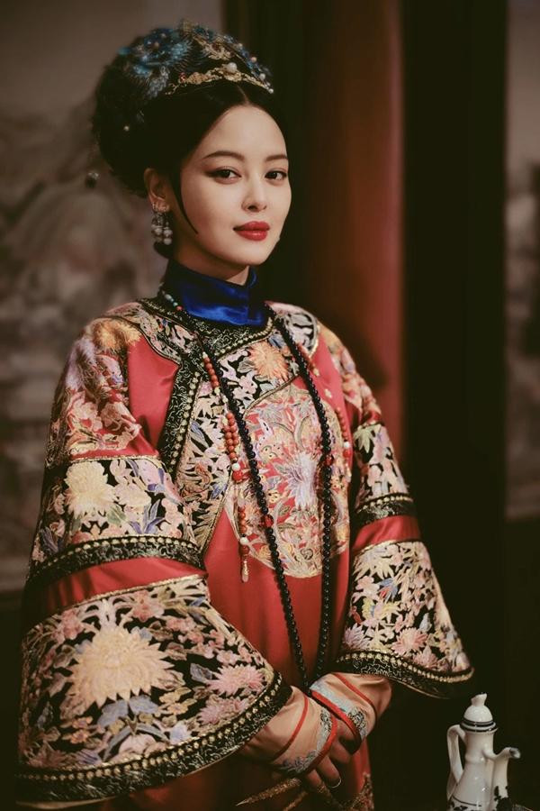 Đóng chung với bản sao Song Hye Kyo, Triệu Lệ Dĩnh bị chê tơi bời khí chất và diễn xuất-5