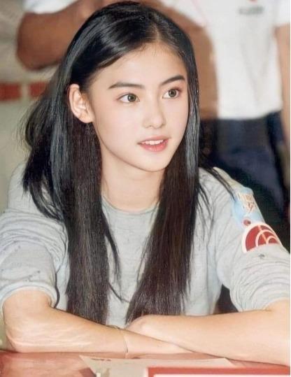 Quốc sắc thiên hương Trương Bá Chi phản ứng khi bị chê lỗi thời và già nua xấu xí ở tuổi 43-2