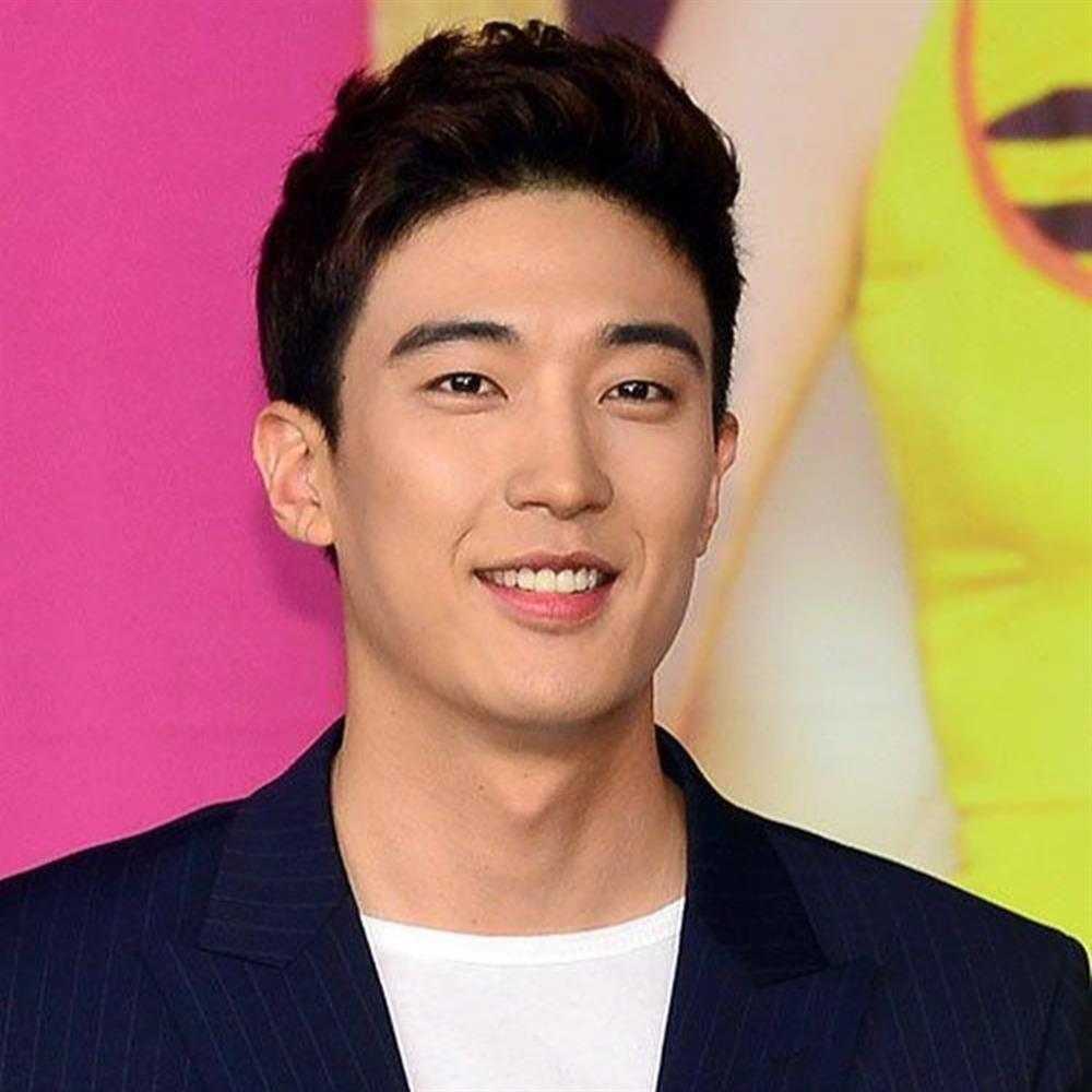 Tài tử điển trai Hàn Quốc bị kiện vì ngoại tình, bà xã phản ứng gây chú ý-1