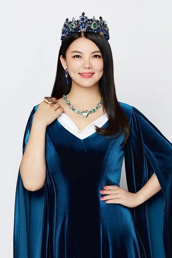 Từng bị tẩy chay vì giật bồ, mỹ nhân U50 rời xa hào quang sân khấu sống như bà hoàng, sở hữu 70 căn nhà và 171 nghìn tỷ-1