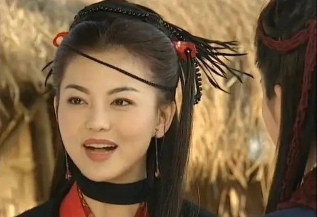 Từng bị tẩy chay vì giật bồ, mỹ nhân U50 rời xa hào quang sân khấu sống như bà hoàng, sở hữu 70 căn nhà và 171 nghìn tỷ-4