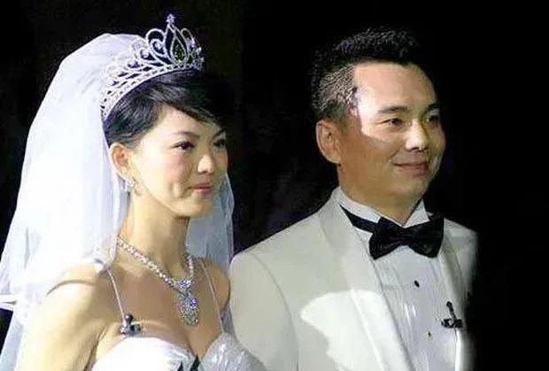 Từng bị tẩy chay vì giật bồ, mỹ nhân U50 rời xa hào quang sân khấu sống như bà hoàng, sở hữu 70 căn nhà và 171 nghìn tỷ-7