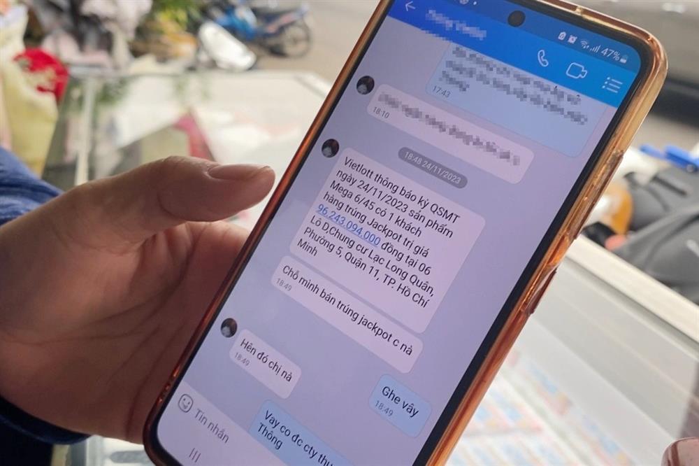 Chủ tiệm vé số giật thót tim khi người mua vé Vietlott trúng 96 tỷ đồng-2