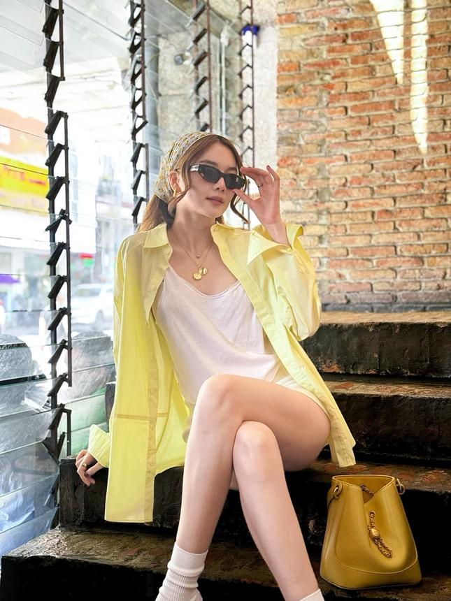 Khán giả đỏ mặt với bộ bikini siêu hở bạo của Thiều Bảo Trâm - Thiều Bảo Trang-6