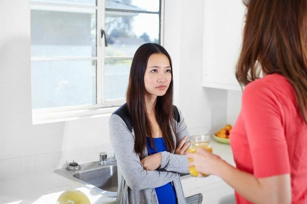 Tôi phát ốm kể từ khi chị chồng đến nhà làm giúp việc-1