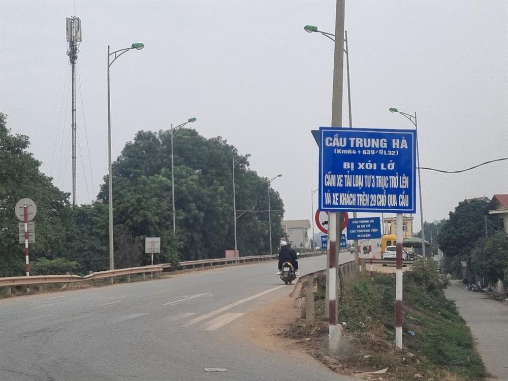 Xôn xao hình ảnh trụ cầu Trung Hà nối Hà Nội - Phú Thọ trơ sắt thép-3