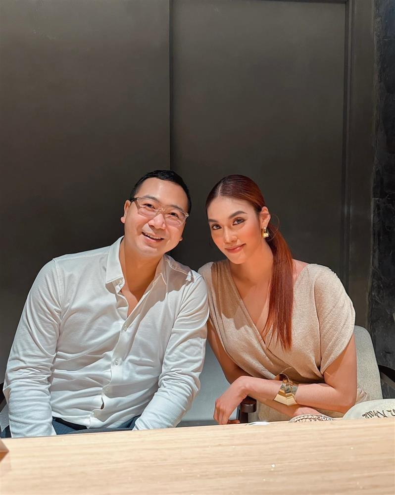 Lan Khuê đón tuổi mới bên ông xã, vô tình để lộ một chi tiết nghi vấn mang bầu lần 2?-2