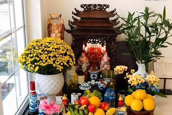 Tại sao nhiều người cho rằng không nên ghép 2 nải chuối để thắp hương?-2