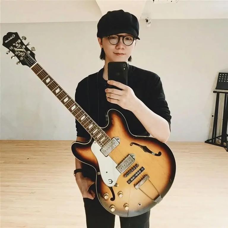 Thiên tài âm nhạc của Trung Quốc bị bắt vì đâm bạn gái cũ trên phố-1