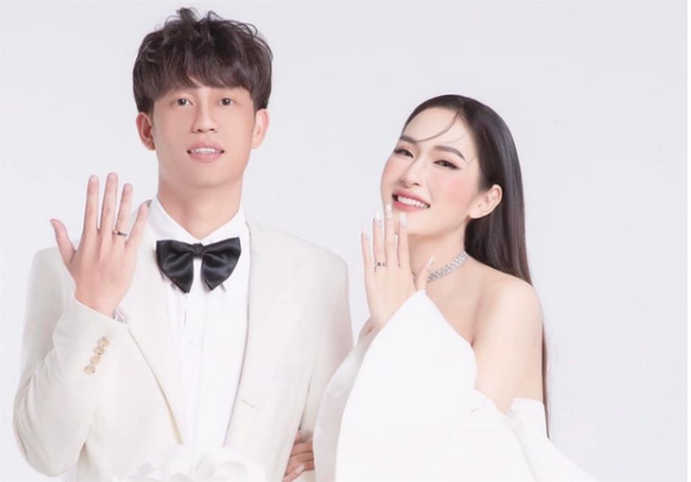 Dàn cầu thủ Việt theo vợ bỏ cuộc chơi trong năm 2023: Đám cưới Đoàn Văn Hậu gây bão mạng xã hội-3