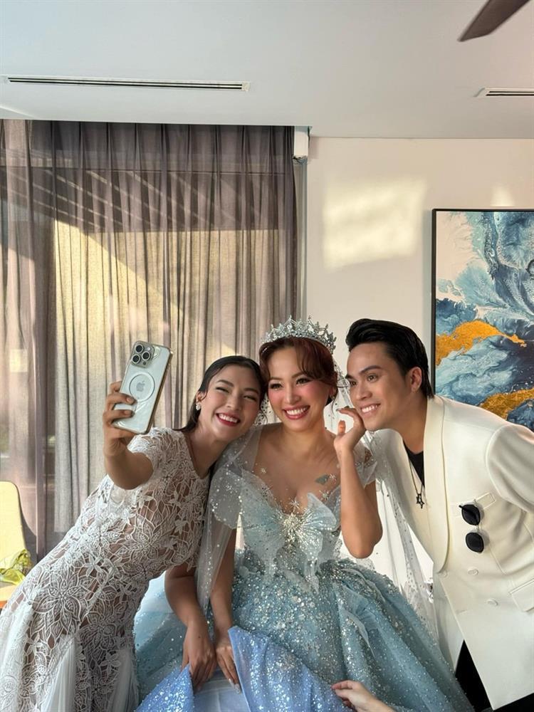 Mai Phương Thúy, Lã Thanh Huyền nổi bật trong đám cưới Vân Hugo-2