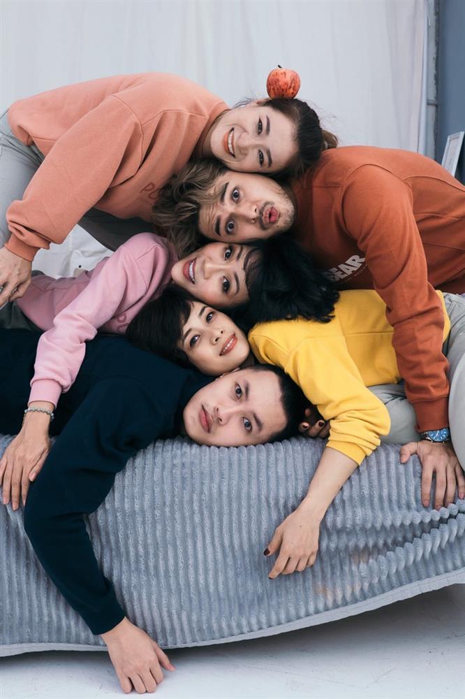 Phút lâm chung, diễn viên Thanh Hoa im lặng vuốt mặt người thương-1