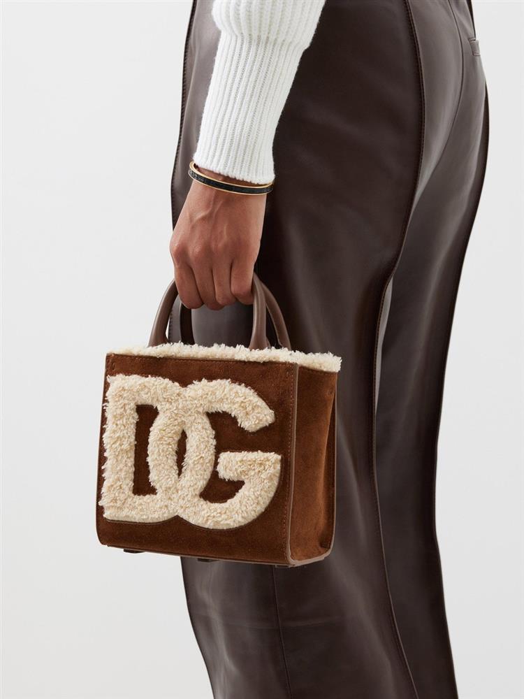 10 mẫu túi xách phối lông cừu sang chảnh và sành điệu-7