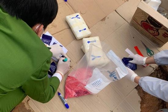 Phá 2 vụ vận chuyển 54.000 viên ma túy tổng hợp