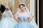 Váy cưới của Vân Hugo nặng 12 kg, đính hàng nghìn viên pha lê