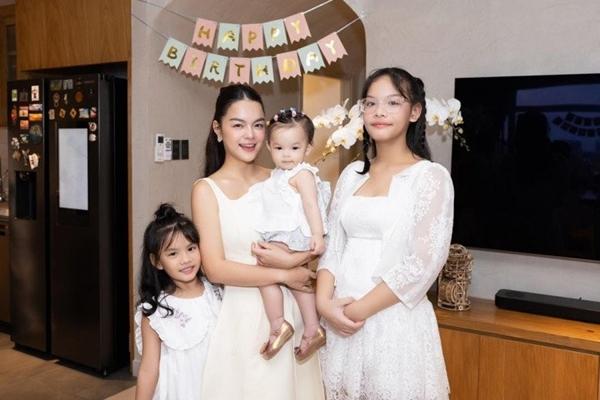 Con gái đầu lòng của Phạm Quỳnh Anh ngày càng ra dáng thiếu nữ, thành tích học tập cực giỏi-5