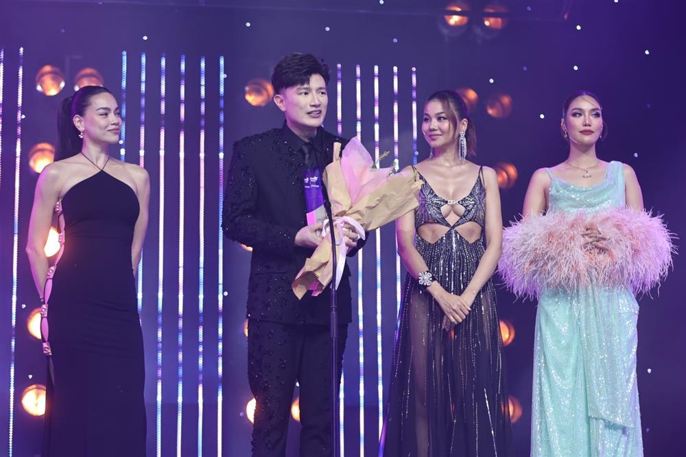 Nhã Phương nghẹn ngào cảm ơn Trường Giang khi được giải Hot mom-8