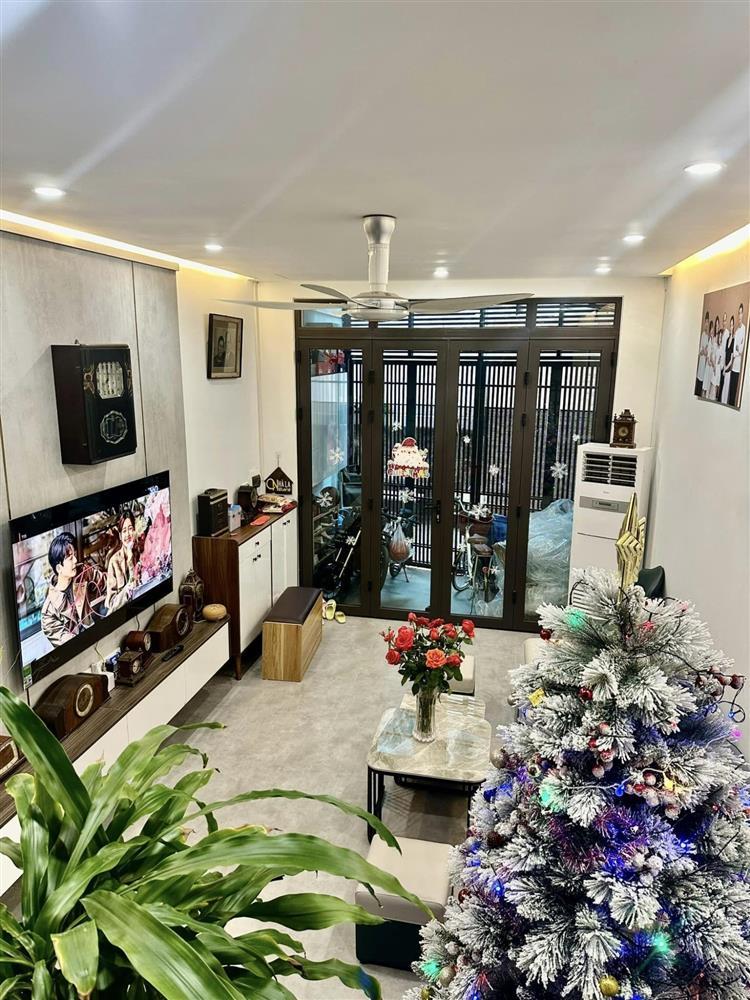 Cơ ngơi đồ sộ của diễn viên lồng tiếng nhân vật Nguyệt thảo mai trong Phía Trước Là Bầu Trời-2