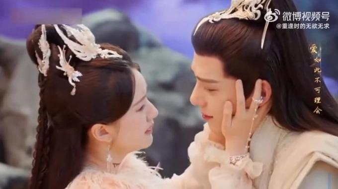 Triệu Lộ Tư diễn xuất ‘cảm lạnh’ trong cảnh phim cảm động, người chê tơi tả, người chỉ biết cười trừ-2